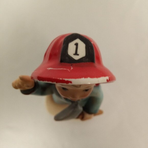 Vintage Lefton Porcelain Figurine Little Boy Fireman Model #050 from 1957 - Picture 5 of 6